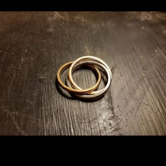 Intertwining ring - Picture 2 of 3